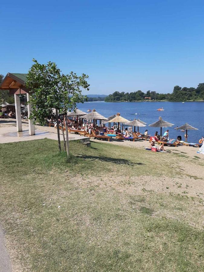 Apartmani K&V Veliko Gradište Eksteriør billede