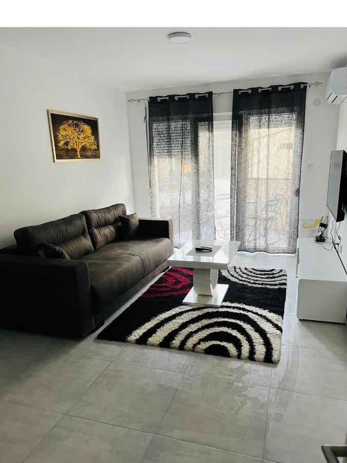 Apartmani K&V Veliko Gradište Eksteriør billede